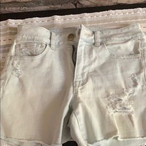 Hi rise shortie light washed and distressed AE